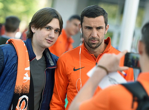 Футболисты Шахтера прогулялись по Харькову перед матчем с Зарей