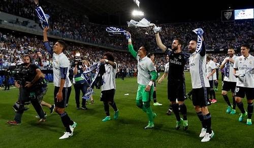 Барселона поздравила Реал с чемпионством