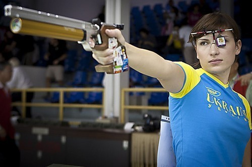 Украинка Костевич выиграла серебро на Кубке мира по стрельбе