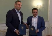 Кличко и Павелко подписали меморандум о сотрудничестве