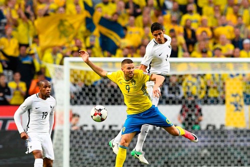 Группа A. Ужасная ошибка Льориса принесла Швеции победу