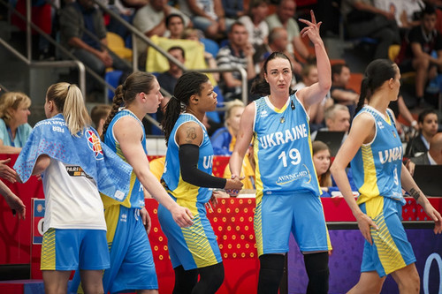 Женская сборная Украины вышла в 1/8 финала Евробаскета-2017