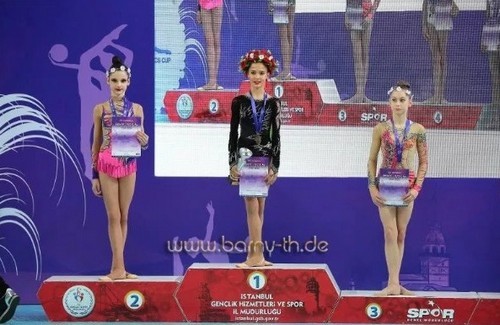 Юная украинская гимнастка завоевала четыре медали на турнире в Турции