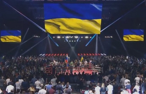 ВИДЕО ДНЯ. Российские болельщики стоя слушают гимн Украины