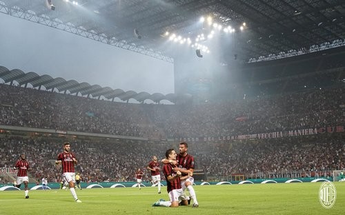 Лига Европы. Милан и Эвертон идут дальше