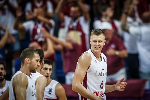 ЧЕ-2017. Латвия разбила Черногорию и вышла в 1/4 финала