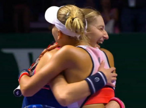 Россиянки Макарова и Веснина выиграли Итоговый турнир WTA