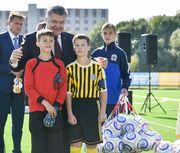 ПОРОШЕНКО: «Майбутнє – за рахунок нашого дитячого футболу»
