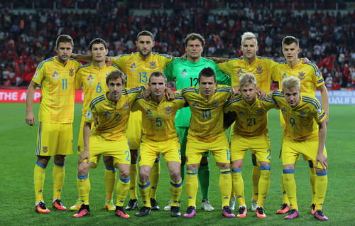 Сборная Украины сыграет в желтом, Сербия — в красном