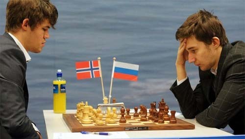 Четвертая партия за мировую шахматную корону закончилась вничью