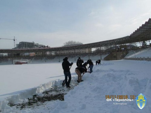 Тернополь приглашает болельщиков на уборку снега