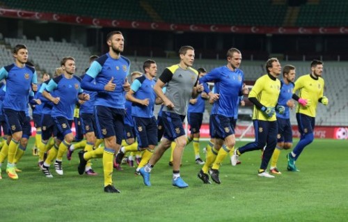 Збірна України провела відкрите тренування на стадіоні Конья Бююкшехир