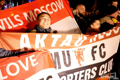 Фанаты Манчестер Юнайтед прошлись маршем по улицам Одессы