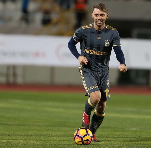 Караваев забил дебютный мяч за Фенербахче