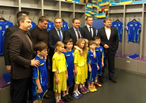 ФФУ представила новую форму сборной Украины