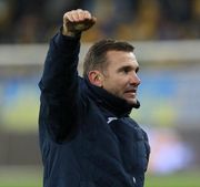 Оставайся, мальчик, с нами. Будешь нашим королем?