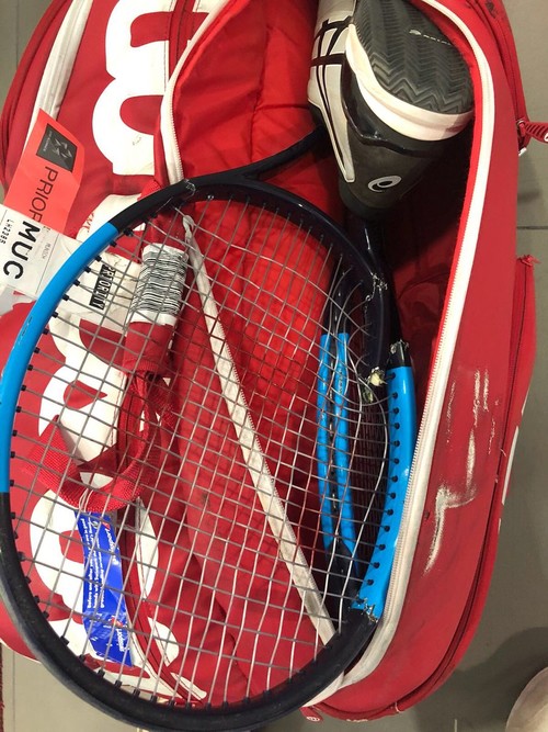 У известного теннисиста сломали все ракетки