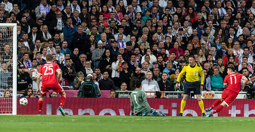 Хамес Родригес не стал праздновать гол в ворота Реала
