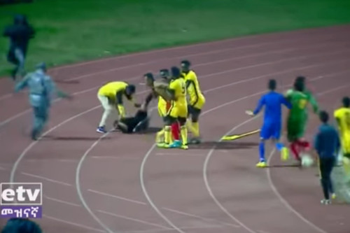 Футболисты напали на судью в чемпионате Эфиопии