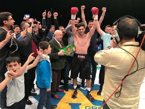Украинец Гаджиев защитил титул чемпиона мира по версии WBC