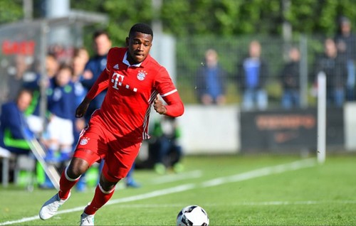 Бавария подписала контракт с 17-летним форвардом