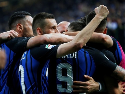 Интер завоевал место в Лиге чемпионов, обыграв Лацио на выезде