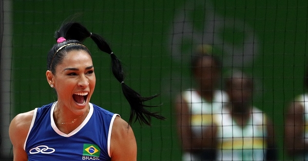 Не просто Мария. Бразильская волейболистка раскаляет соцсети