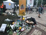 ФОТО ДНЯ. Фанаты Ливерпуля оставили в парке Шевченко горы мусора