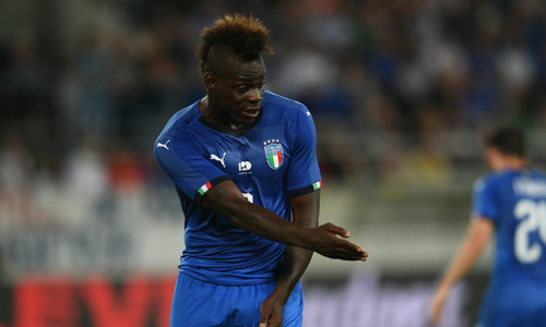Фаны Италии оскорбили Балотелли в матче-возвращении в сборную