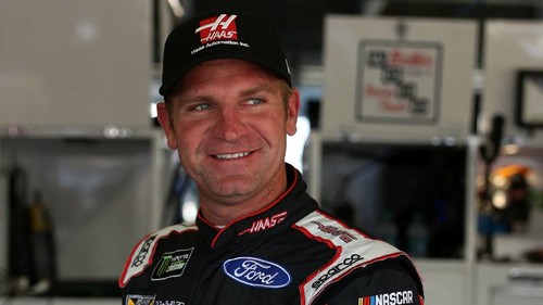 Клинт Бойер победил на этапе NASCAR в Мичигане