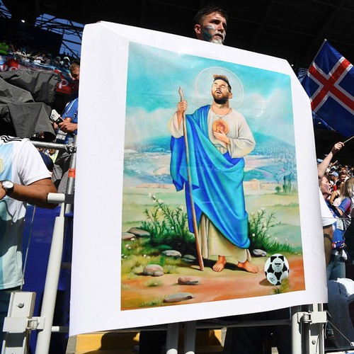 Фанаты сборной Аргентины нарисовали Лионеля Месси в образе Бога