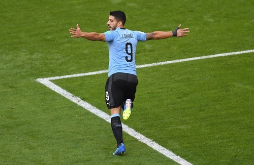 СУАРЕС: «Уругвай впервые в истории выиграл все три матча в группе»