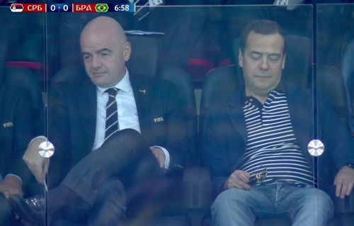 Медведев уснул во время матча Сербия – Бразилия