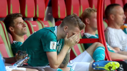 Фанаты сборной Бразилии устроили «траурную процессию» по Германии