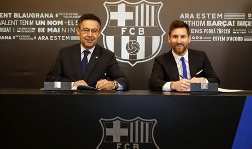 ОФИЦИАЛЬНО: Лионель Месси подписал новый контракт с Барселоной