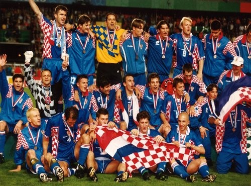 ХФС пригласил на финал игроков сборной 1998 года