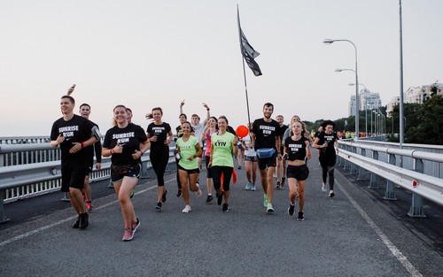 Nike Sunrise Run собрал 600 бегунов для встречи рассвета