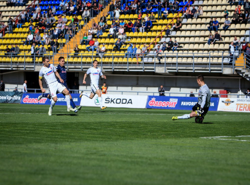 Где смотреть онлайн матч чемпионата Украины Заря - Мариуполь