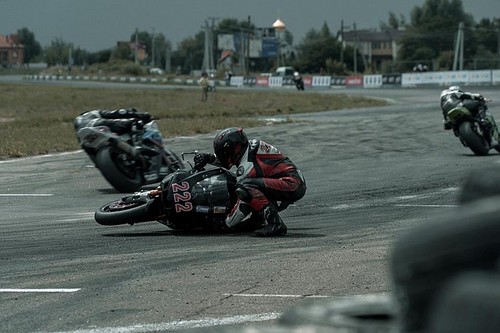 ВИДЕО. Жесткая авария на чемпионате Украины по кольцевым мотогонкам