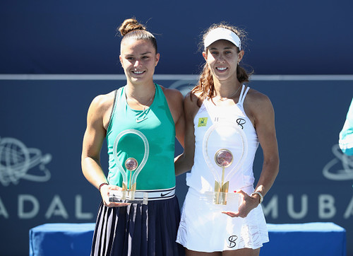 Бузарнеску выиграла дебютный турнир WTA