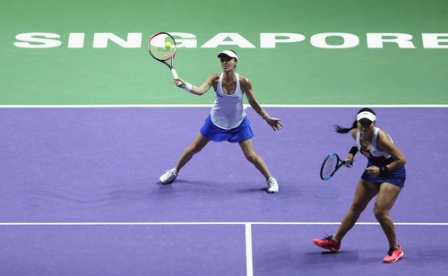 Мартина Хингис завершила карьеру поражением на Итоговом турнире WTA