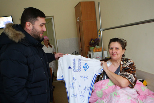 ФК Динамо передал помощь раненым воинам