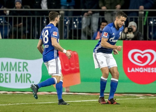 Без Коноплянки: Шальке в зрелищном матче обыграл Аугсбург