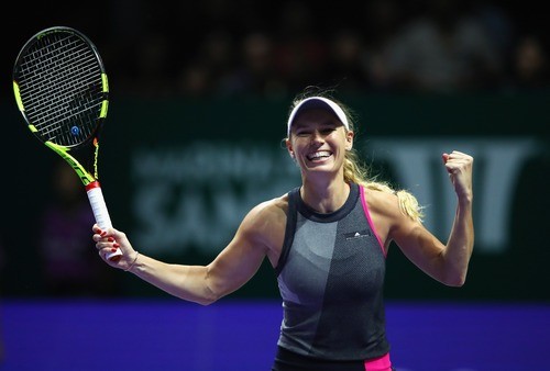 Каролин Возняцки вышла в финал Итогового турнира WTA