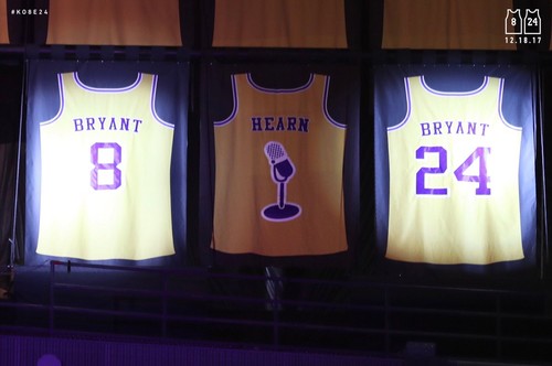 Впервые в истории НБА: увековечено сразу два номера Коби Брайанта