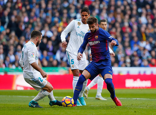 Крушение чемпионских амбиций в Мадриде: Барселона разгромила Реал