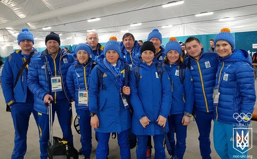 ФОТО ДНЯ: Украинские биатлонистки и лыжники прибыли в Пхенчхан