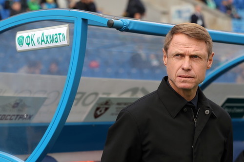Федерация футбола Казахстана опровергла переговоры с Кононовым