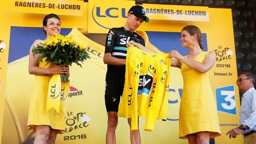На Тур де Франс откажутся от подиум-герлз