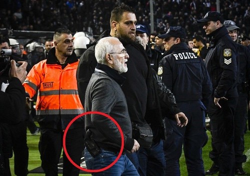 Греческая полиция выдала ордер на арест президента ПАОКа